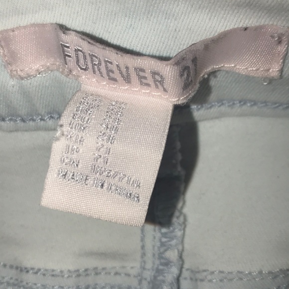 Forever 21 light blue jeans - Picture 2 of 6